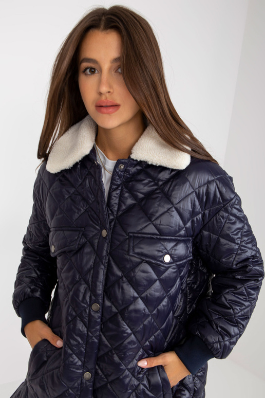 Meresinine tepitud jope mantliga Meresinine tepitud jope mantliga