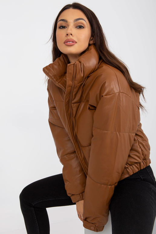 Hellbraune Daunenjacke aus Kunstleder... Hellbraune Daunenjacke aus Kunstleder...