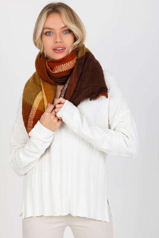 Pruunikaskollane suur villane...