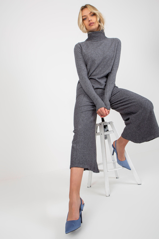 Tumehallid laiad kõrge vöökohaga...