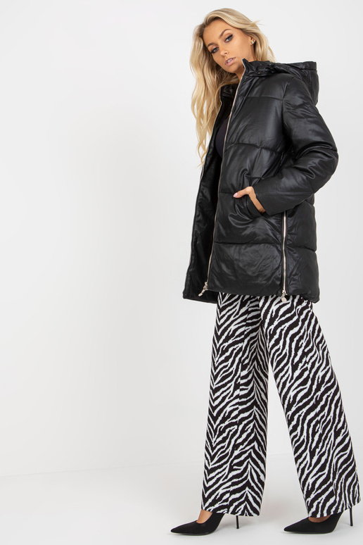 Schwarze Winterjacke aus Öko-Leder... Schwarze Winterjacke aus Öko-Leder...