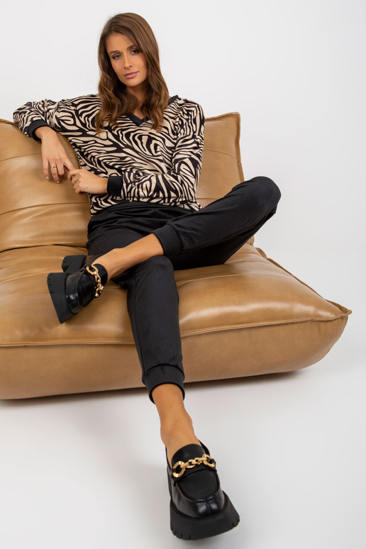 Beežid ja värvilised Veloursset koos Zebra-Sweatshirt RUE PARIS