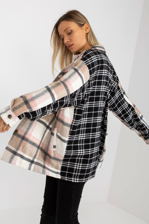 Taskute ja nööpidega ruuduline särk