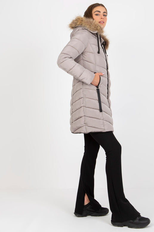 Tumebeež tepitud kapuutsiga talvejope Tumebeež tepitud kapuutsiga talvejope