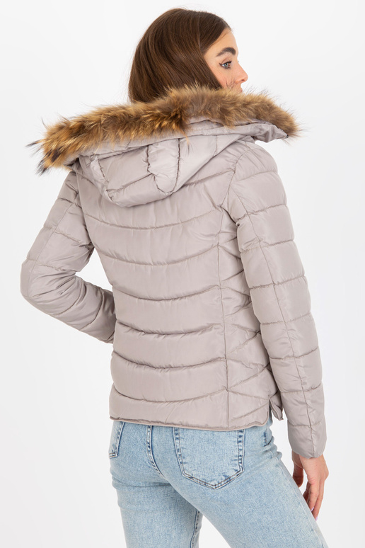 Tumebeež naiste teppimisega... Tumebeež naiste teppimisega...