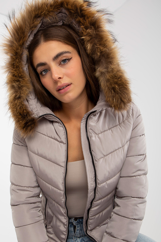 Tumebeež naiste teppimisega... Tumebeež naiste teppimisega...