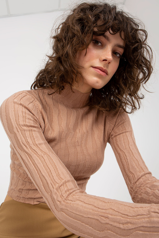 Tumebeež liibuv lühike püstkraega...