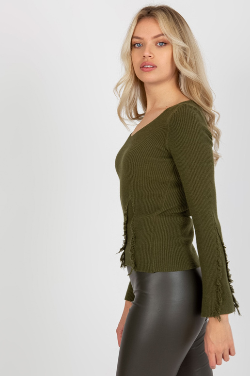 Khaki värvi soonikuga klassikaline...