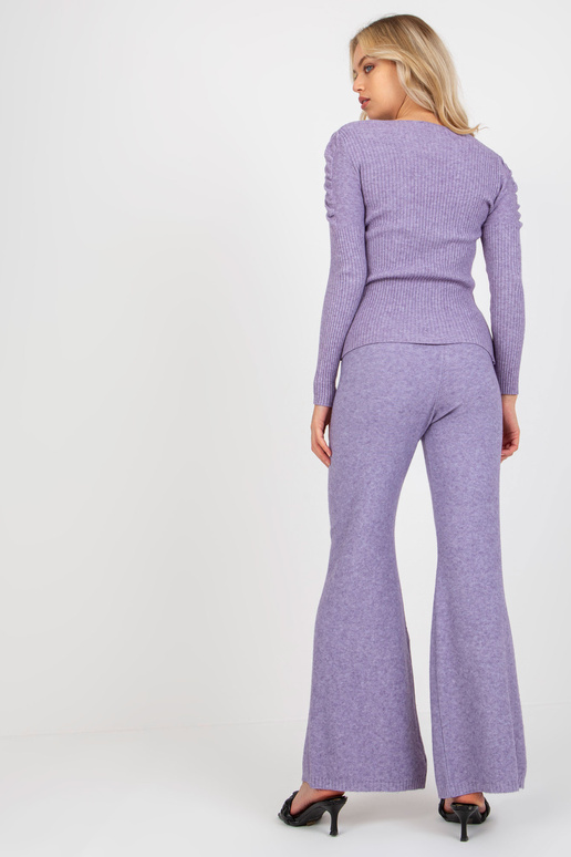 Lilla klassikaline soonikuga kampsun...