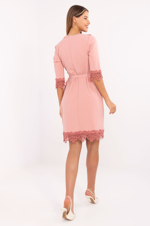 Dreckiges pinkes Cocktailkleid müüt Dreckiges pinkes Cocktailkleid müüt