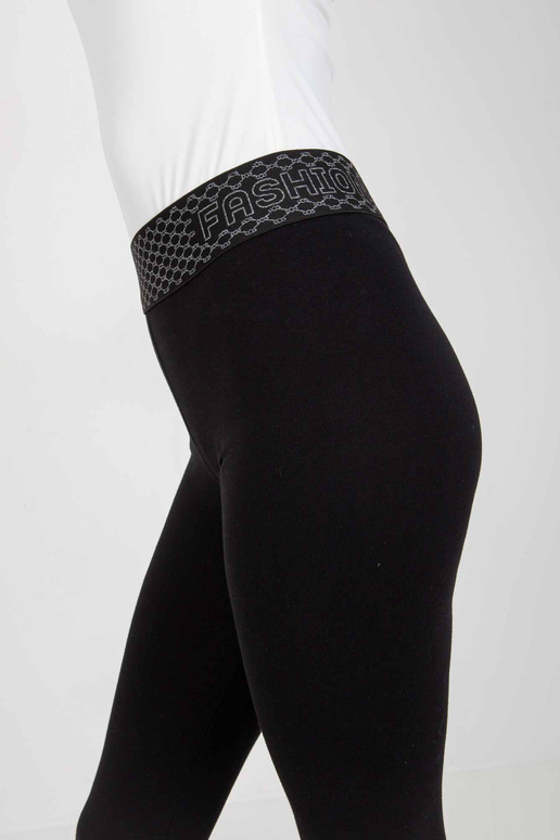 Mustad vabaaja retuusid elastse...