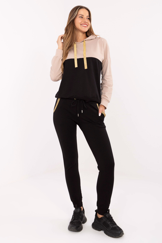 Beeži ja musta värvi naiste...