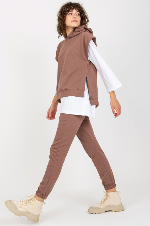 Pruun kolmeosaline vabaaja komplekt...