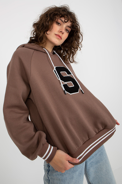 Pruun kampsuni ja plaastriga pusa