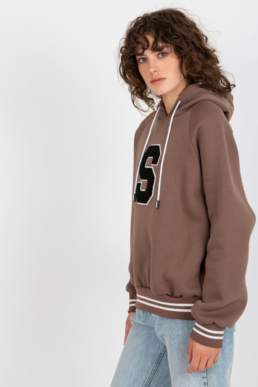 Pruun kampsuni ja plaastriga pusa