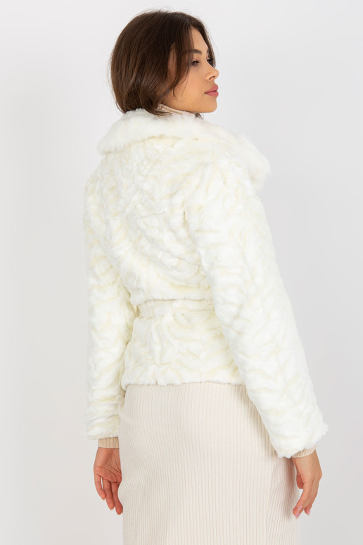 Valge karusnahaga talvejope lipsurihmaga Valge karusnahaga talvejope lipsurihmaga