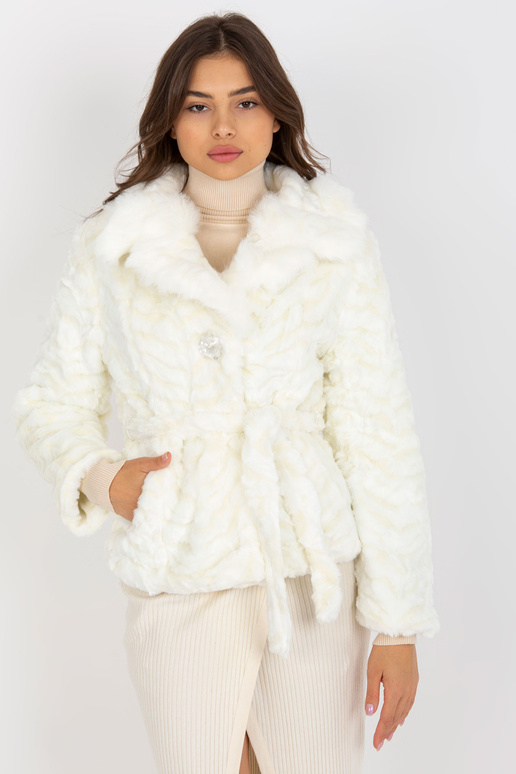 Valge karusnahaga talvejope lipsurihmaga Valge karusnahaga talvejope lipsurihmaga