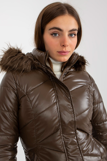 Tumepruun patenteeritud...