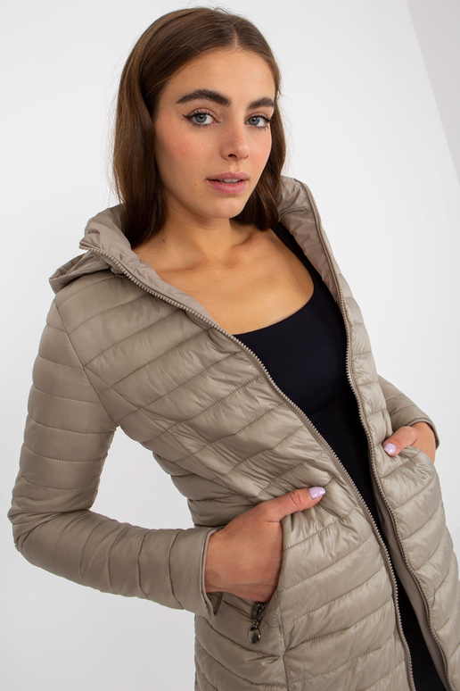 Tumebeež kahepoolne kapuutsiga... Tumebeež kahepoolne kapuutsiga...