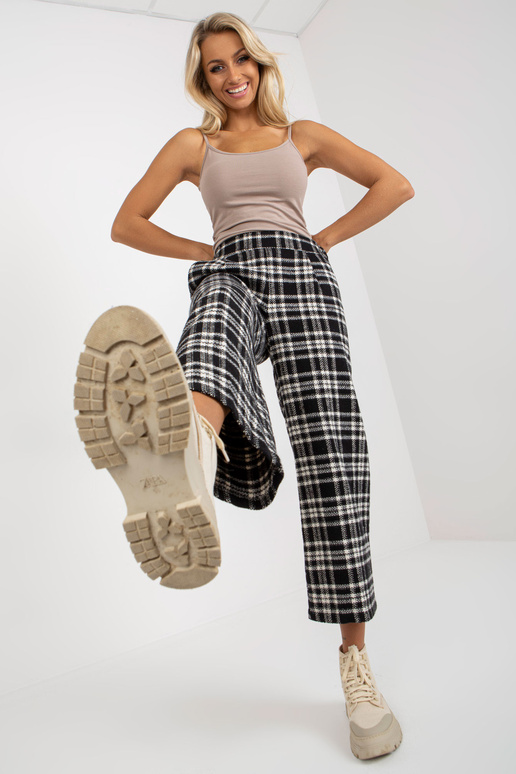 Schwarze voolik aus Wollstoff