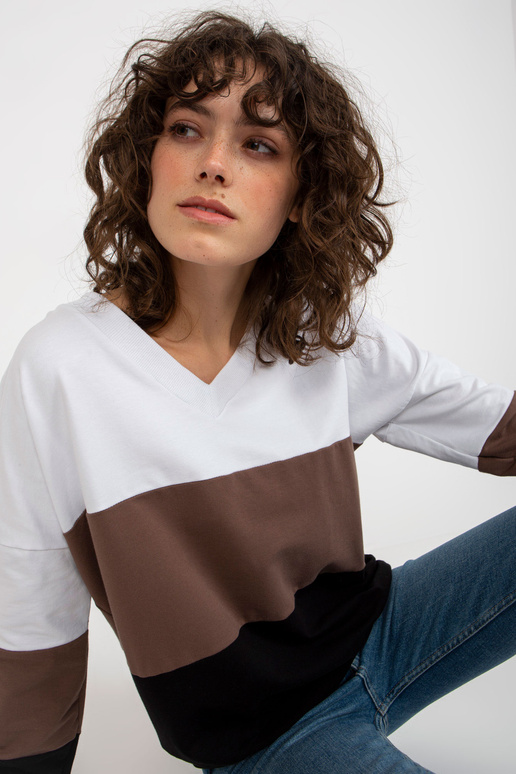 Valge ja must naiste V-kaelusega...