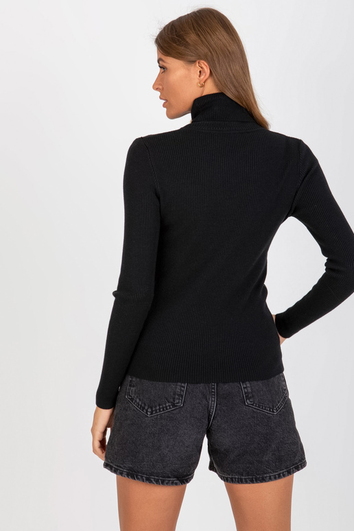 Must liibuv triibuline kilpkaelusega...