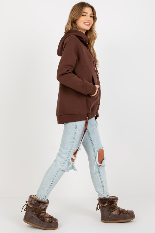 Tumepruun känguru triipudega...