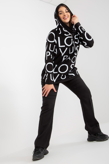 Must naiste suures suuruses...