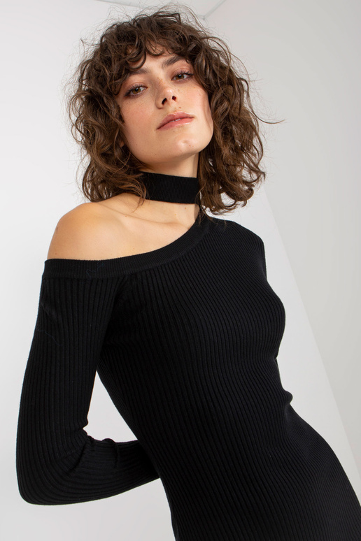 Musta triibuga liibuv minikleit Musta triibuga liibuv minikleit