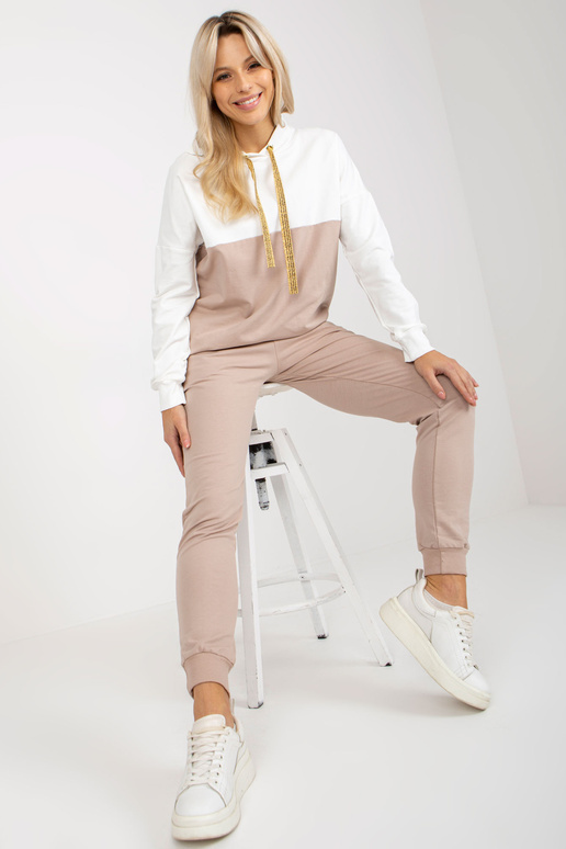 Ecru-beež kaheosaline dressikomplekt...