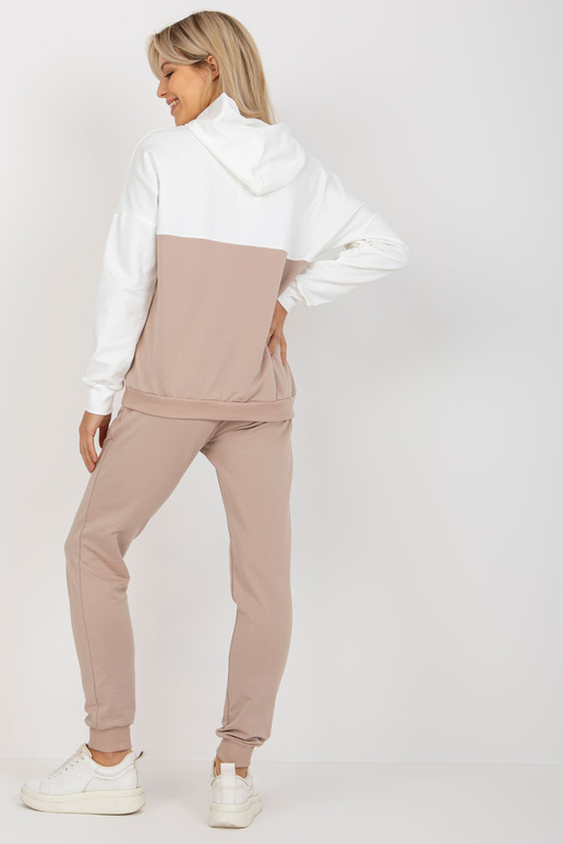 Ecru-beež kaheosaline dressikomplekt...