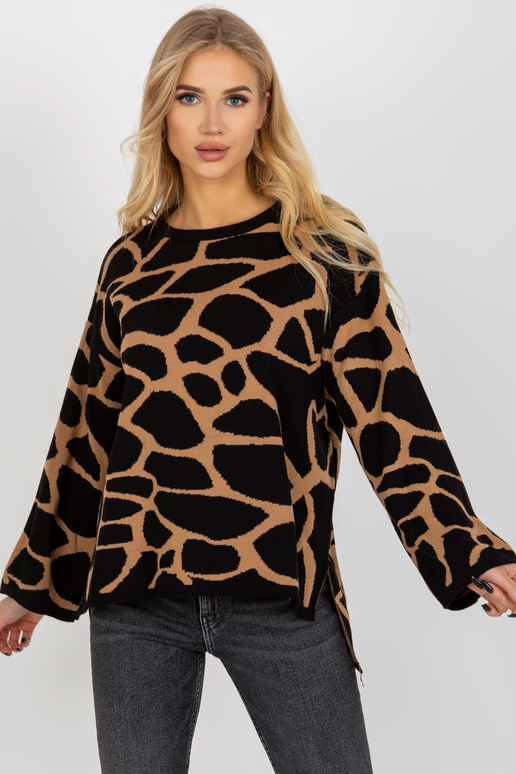 Camel Black mustriga laia varrukaga...