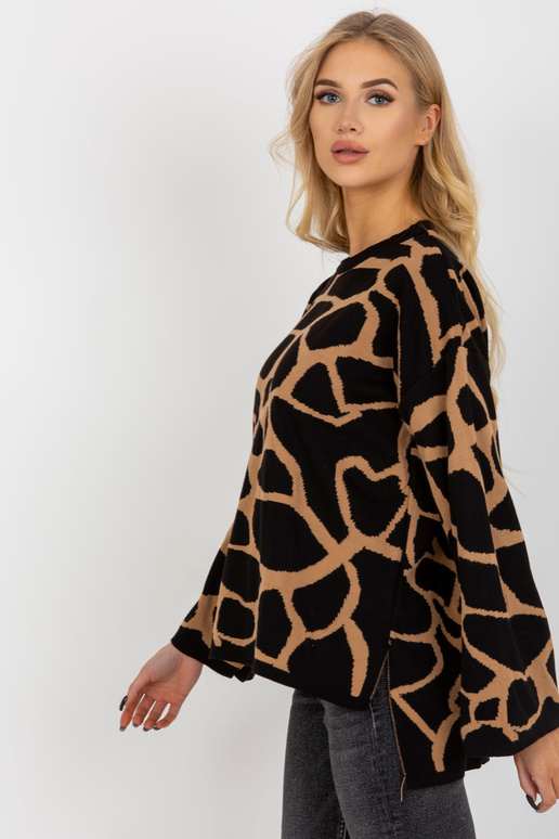 Camel Black mustriga laia varrukaga...