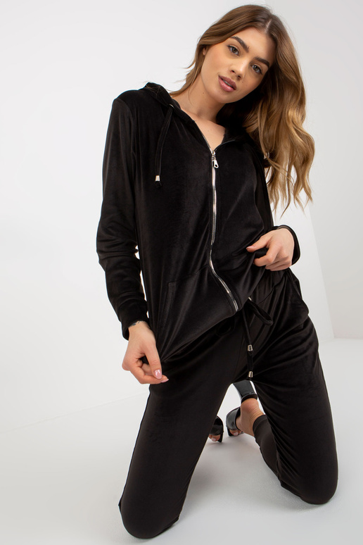 Must naiste veluurkomplekt... Must naiste veluurkomplekt...