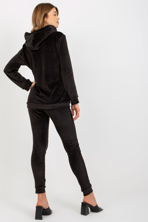 Must naiste veluurkomplekt... Must naiste veluurkomplekt...