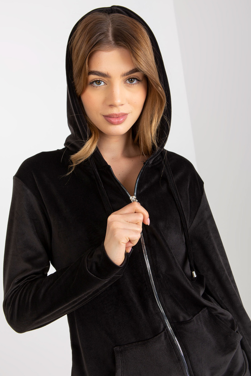 Must naiste veluurkomplekt... Must naiste veluurkomplekt...