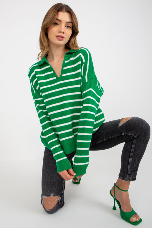 Rohelise ja valge triibuline kraega...