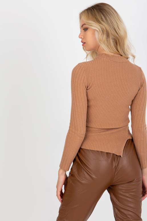 Kaameli soonikuga asümmeetriline...