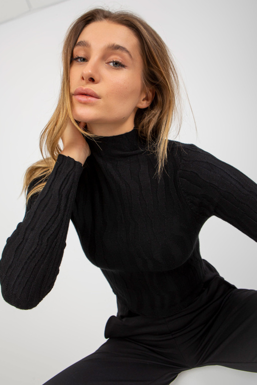 Must lühike poolkaelusega kampsun...