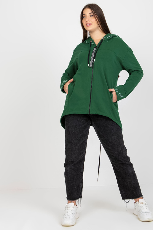 Tumeroheline plusssuuruses kapuutsiga... Tumeroheline plusssuuruses kapuutsiga...