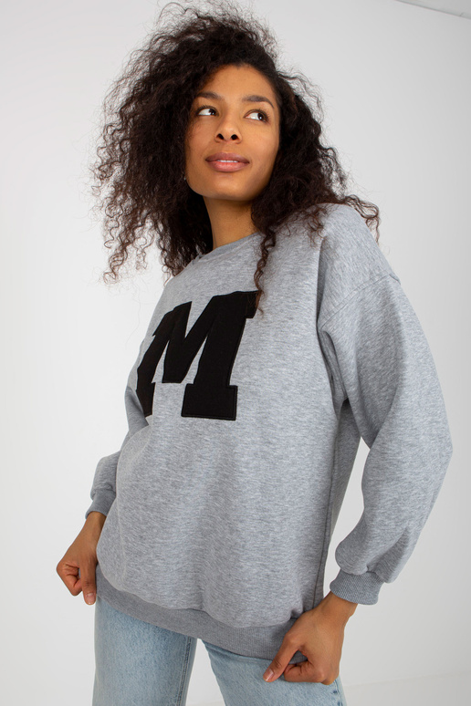 Hall, ilma kapuutsita ja Patchiga...