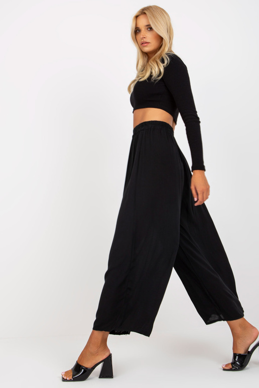 Mustad õhulised püksid laia säärega...