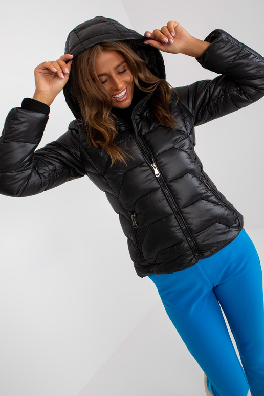 Must naiste teppimisega üleminekujope Must naiste teppimisega üleminekujope