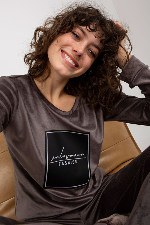 Tumehall naiste ümara kaelusega... Tumehall naiste ümara kaelusega...