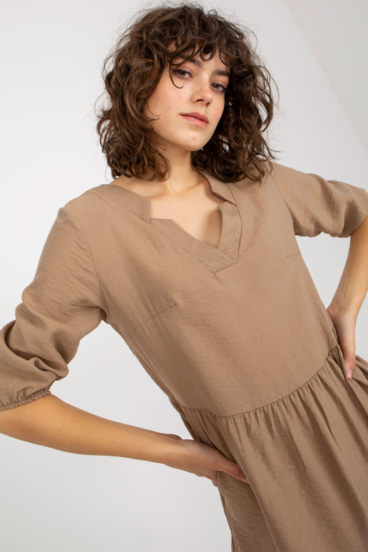 Tumebeež lahtise volangiga 3/4...