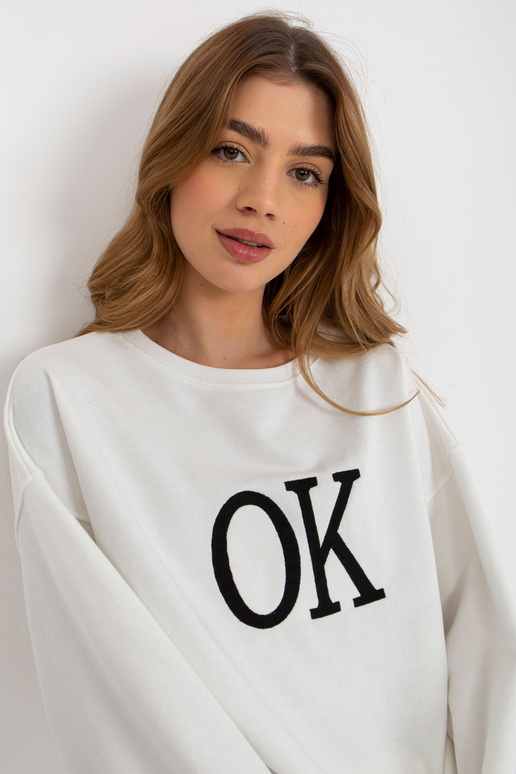 Valge lahtine oversize dressipluus...