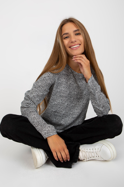 Must naiste viskoosist trükiga pluus