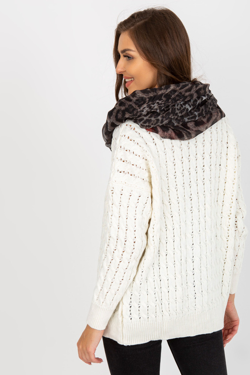 Must-punane loomamustriga tropikorsten