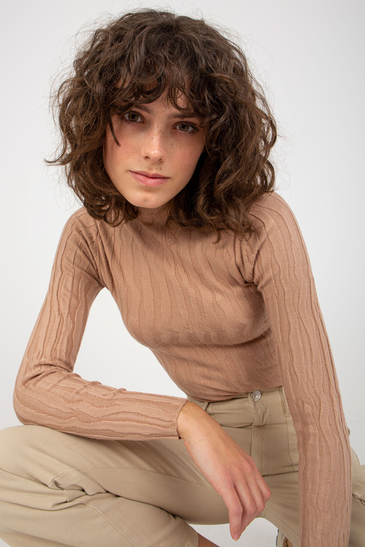 Naiste kaameliga poolkaelusega kampsun