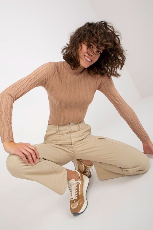 Naiste kaameliga poolkaelusega kampsun